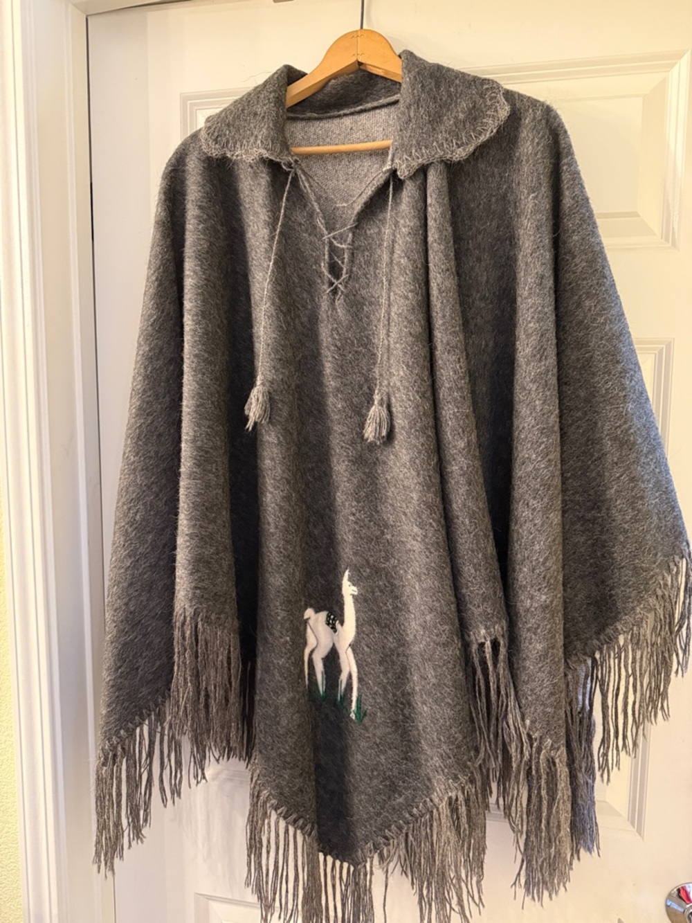 Gray Alpaca-Embroidered Fringe Poncho Jacket
